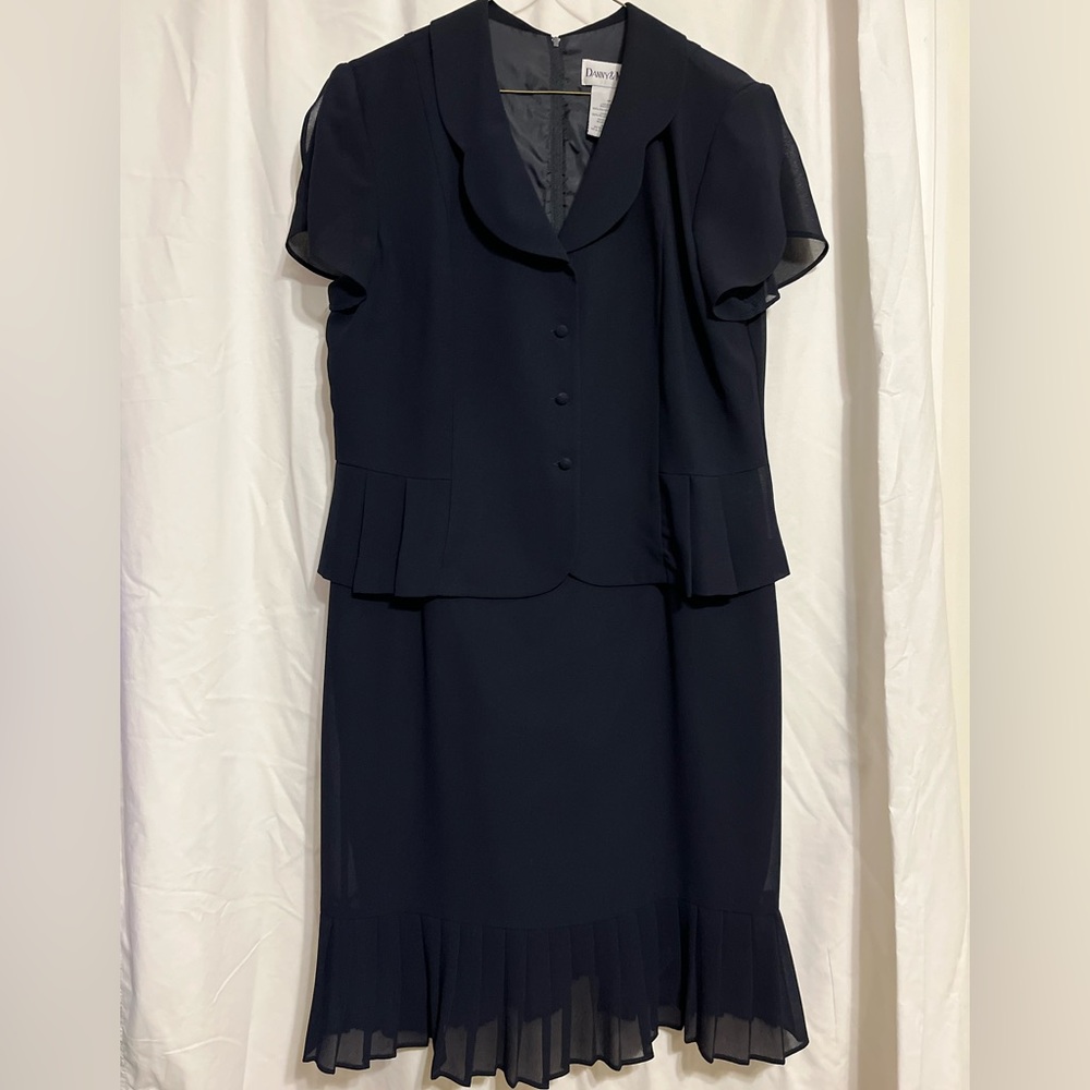 Elegant Navy Dress Suit